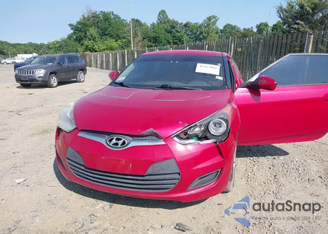 2015 Hyundai Veloster z USA, uszkodzony, nr VIN KMHTC6AD1FU233052